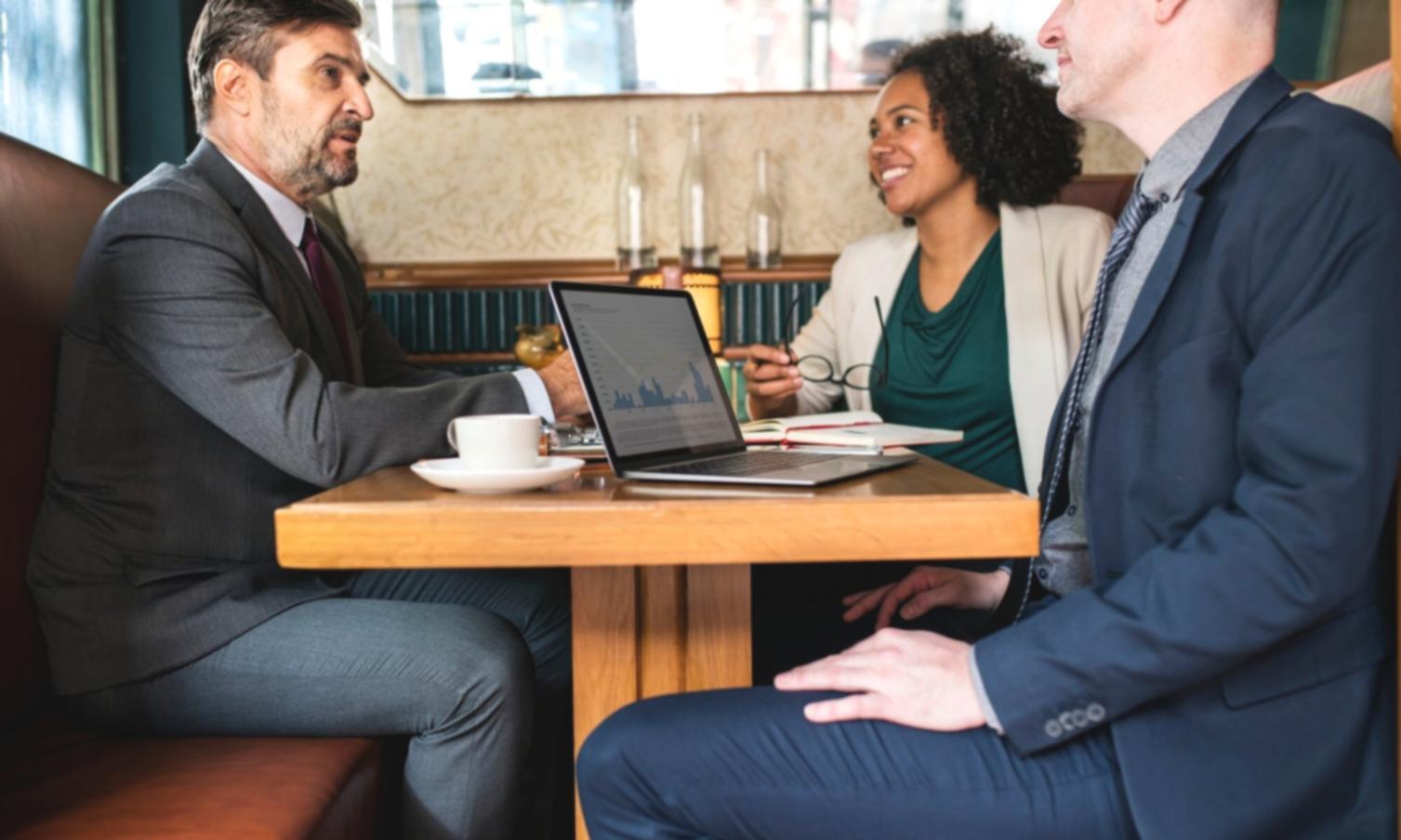 Espacio de trabajo colaborativo donde discutimos ideas de negocio